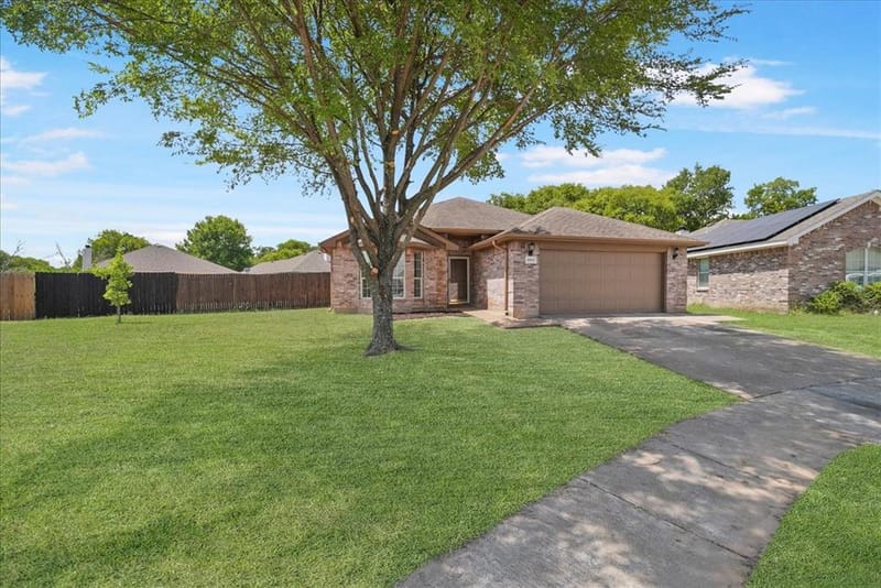 1002 James Donald Lane, Glenn Heights TX 75154 - Photo 4