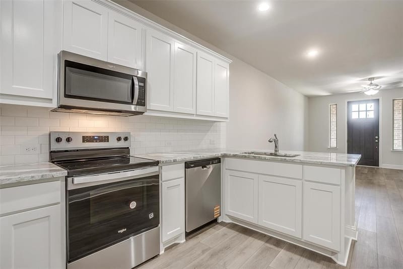 6912 Houndstooth Place, Arlington TX 76001 - Photo 9