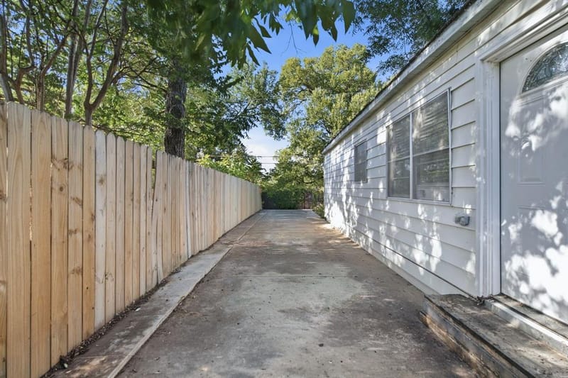 109 W 11th Street, Irving TX 75060 - Photo 23