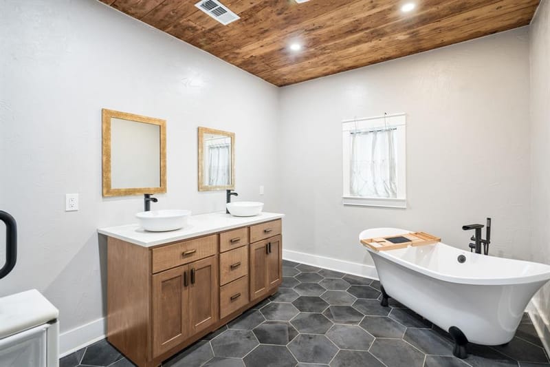 719 N Barnett Avenue, Dallas TX 75211 - Photo 17