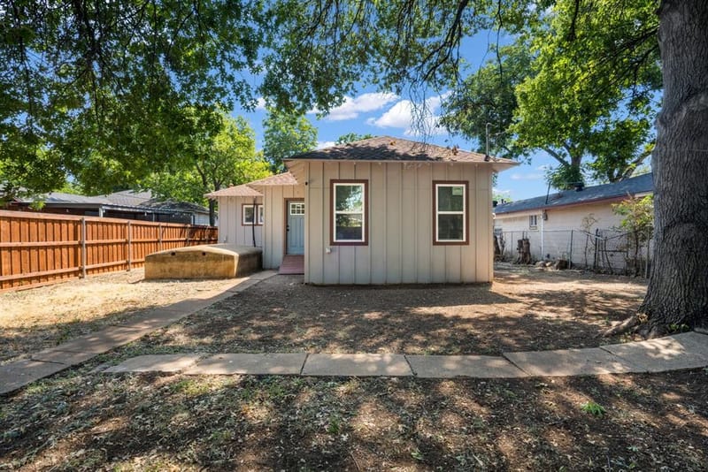 719 N Barnett Avenue, Dallas TX 75211 - Photo 20