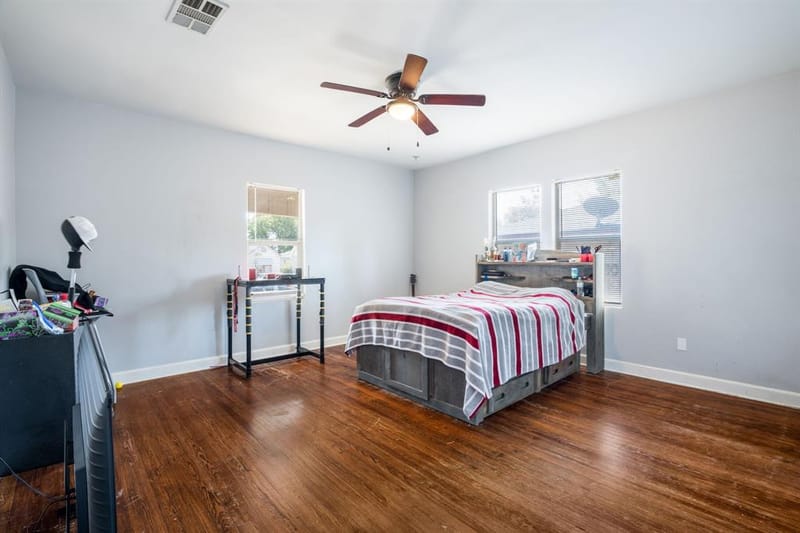 719 N Barnett Avenue, Dallas TX 75211 - Photo 10