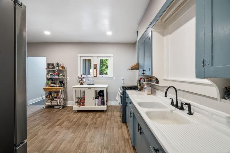 719 N Barnett Avenue, Dallas TX 75211 - Photo 8