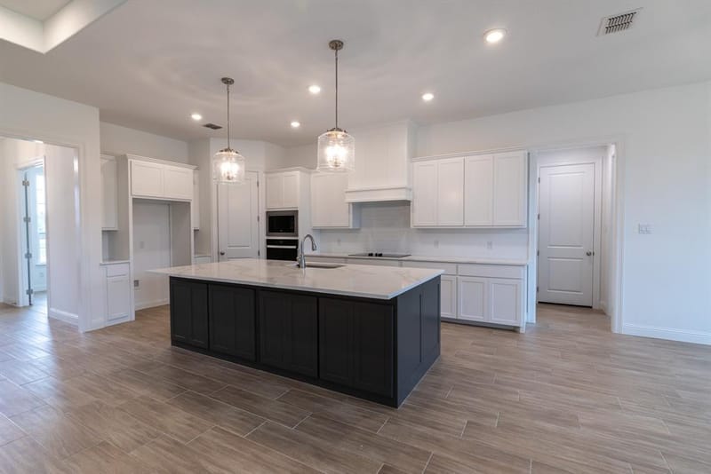 2489 Timber Hills Drive, Burleson TX 76028 - Photo 6