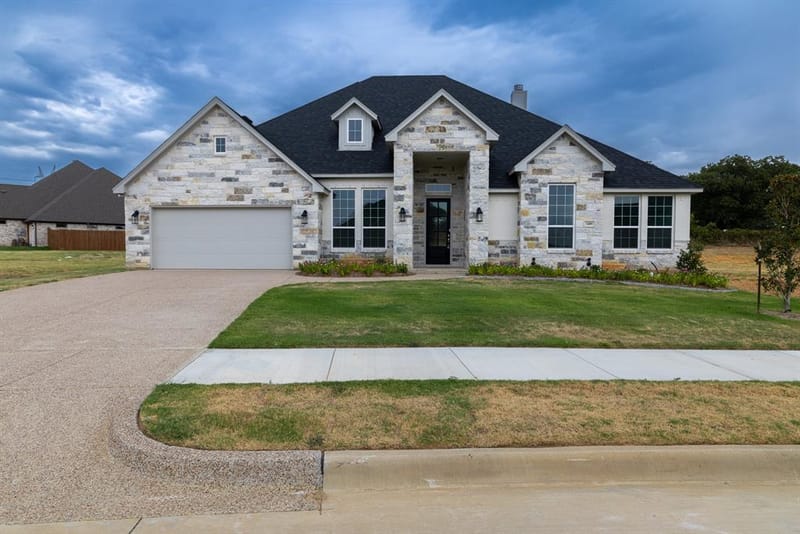 2489 Timber Hills Drive, Burleson TX 76028