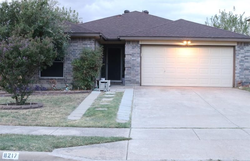 8217 Three Bars Drive, Fort Worth TX 76179 - Photo 10