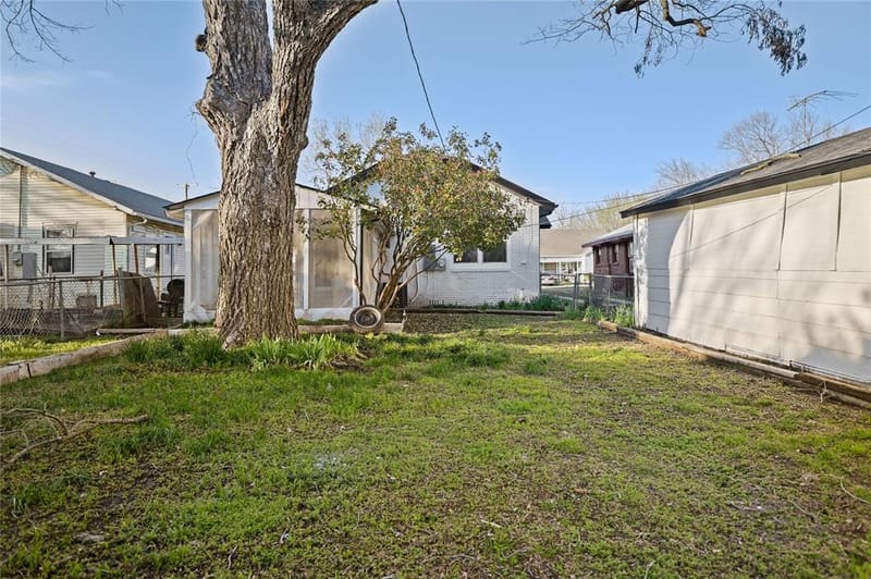 820 W College Street, Sherman TX 75092 - Photo 29