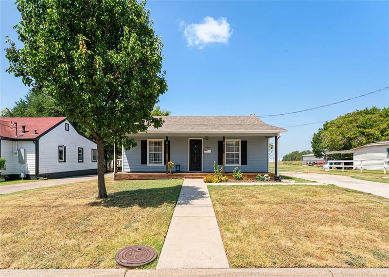 705 N Washington Street, Farmersville TX 75442