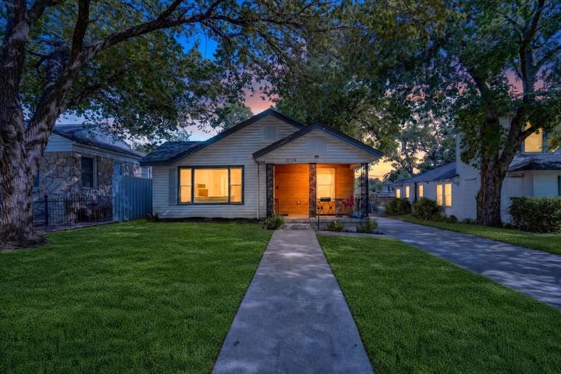2739 Kingston Street, Dallas TX 75211