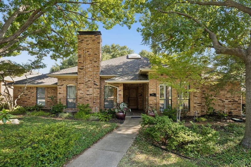 9918 Chimney Hill Lane, Dallas TX 75243