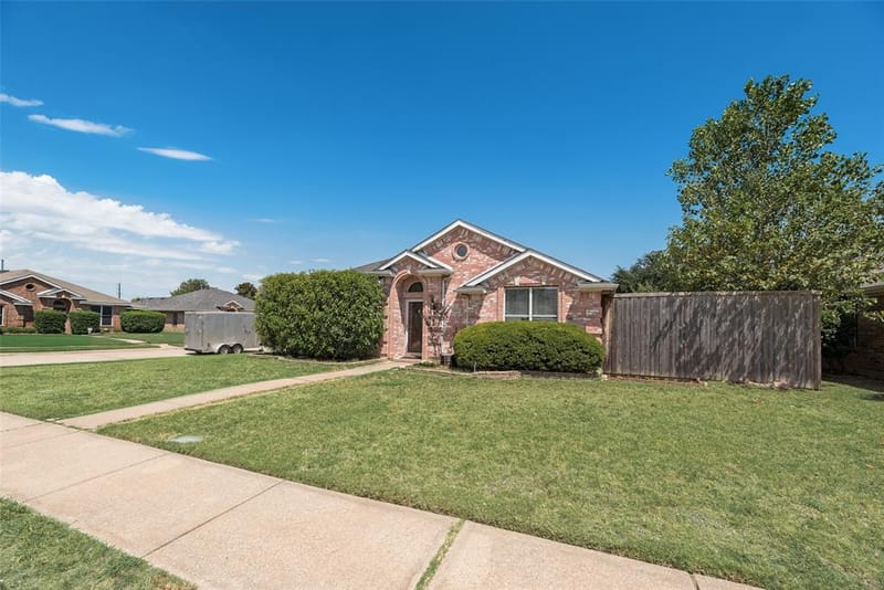 8806 Oakwood Lane, Frisco TX 75035 - Photo 3