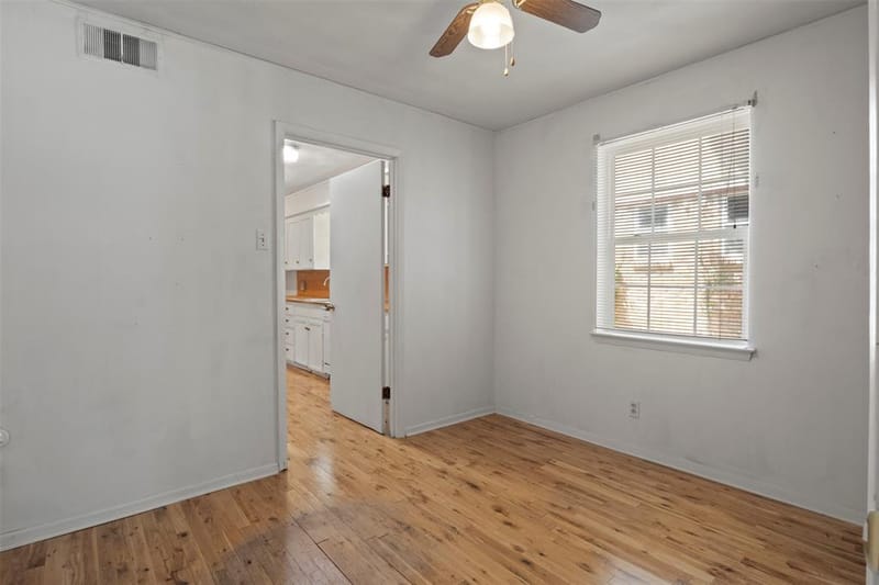 10636 Chesterton Drive, Dallas TX 75238 - Photo 13