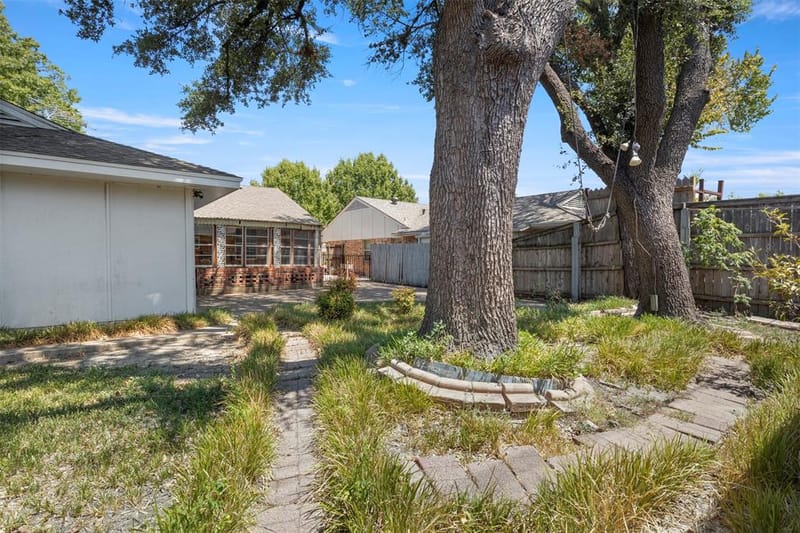 10636 Chesterton Drive, Dallas TX 75238 - Photo 28