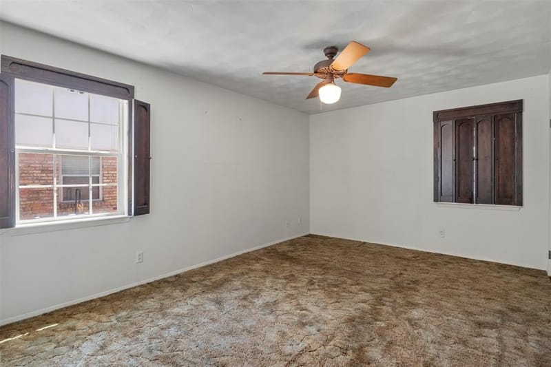 10636 Chesterton Drive, Dallas TX 75238 - Photo 14
