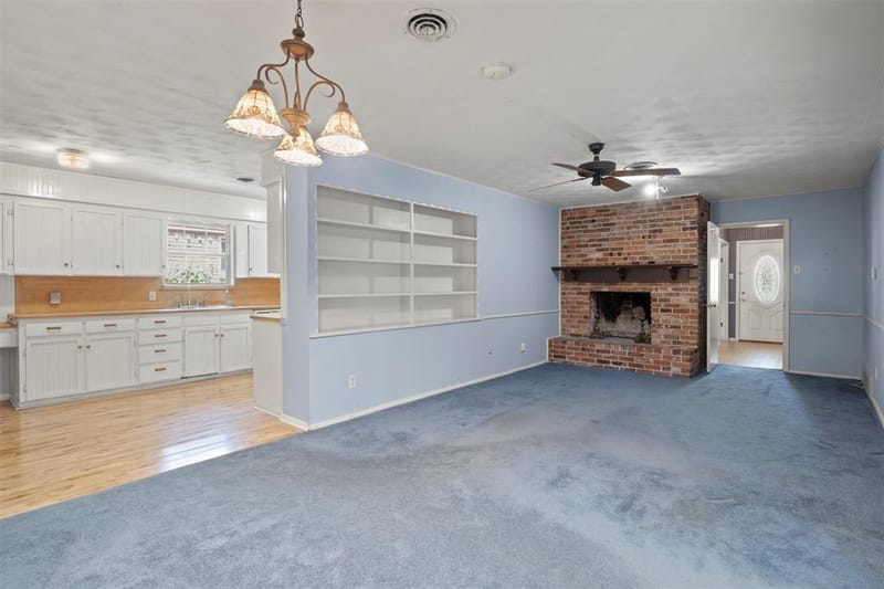 10636 Chesterton Drive, Dallas TX 75238 - Photo 8