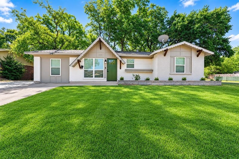 6207 Ivy Hill Road, Fort Worth TX 76135