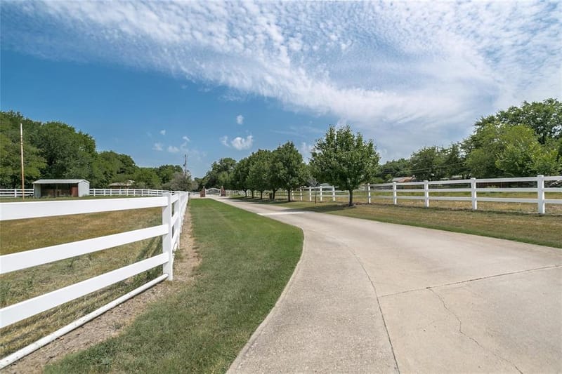 2600 Rosebud Lane, Richland Hills TX 76118 - Photo 12