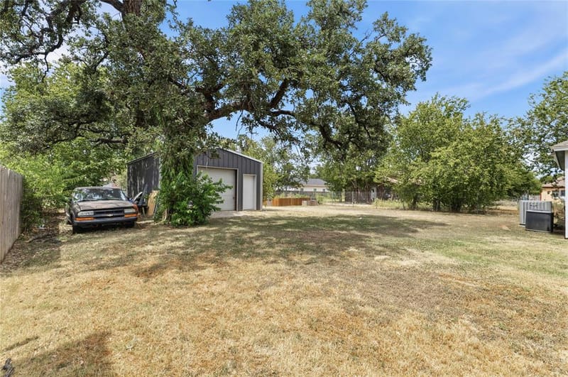 1303 Avenue D, Brownwood TX 76801 - Photo 29