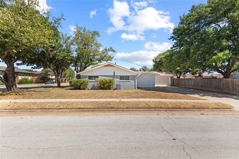 213 Wilshire Drive, Euless TX 76040 - Photo 30