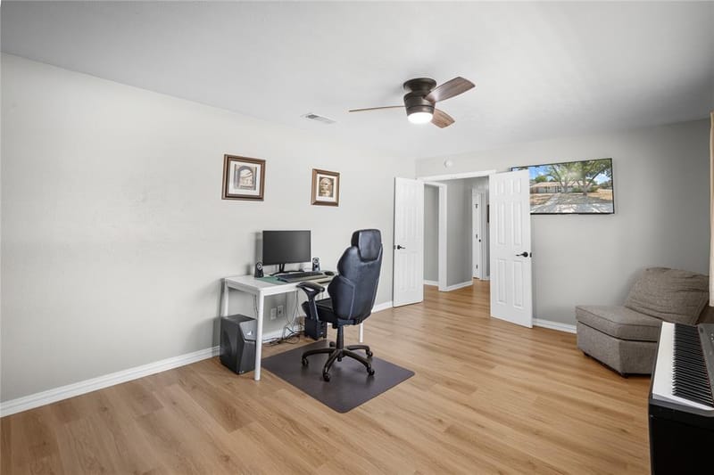 213 Wilshire Drive, Euless TX 76040 - Photo 11