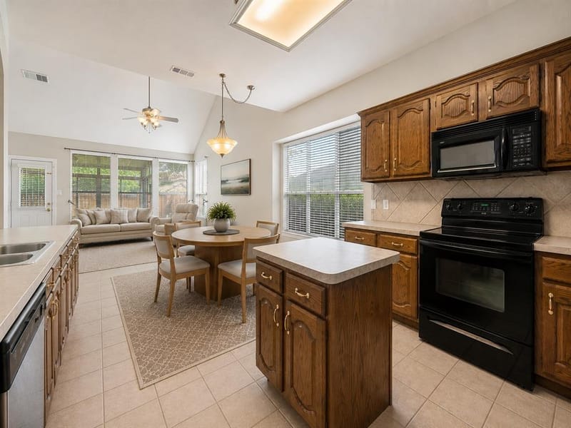 4205 Creek Falls Drive, Corinth TX 76208 - Photo 7