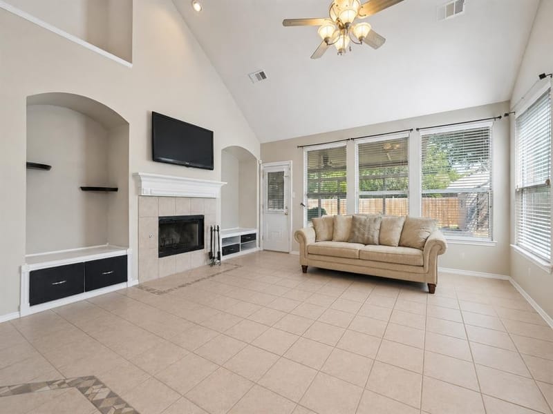 4205 Creek Falls Drive, Corinth TX 76208 - Photo 4