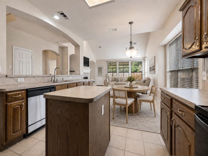 4205 Creek Falls Drive, Corinth TX 76208 - Photo 8