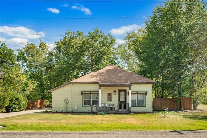 220 E Holley Street, Alba TX 75410 - Photo 2