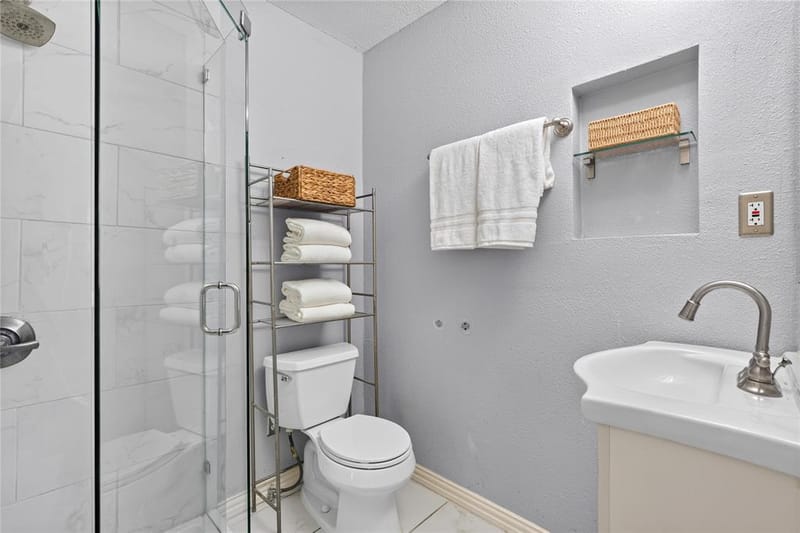 649 Peavy Road, Dallas TX 75218 - Photo 13