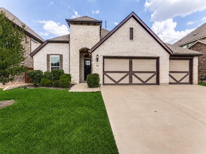 1520 Eleanor Drive, Fort Worth TX 76052
