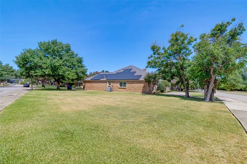 15305 Leavalley Drive, Dallas TX 75248 - Photo 3