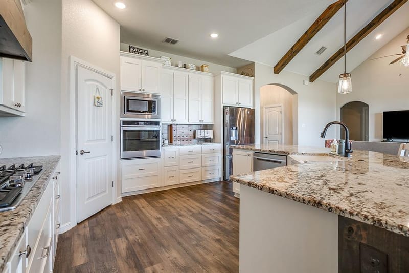 8341 County Road 201a, Grandview TX 76050 - Photo 17