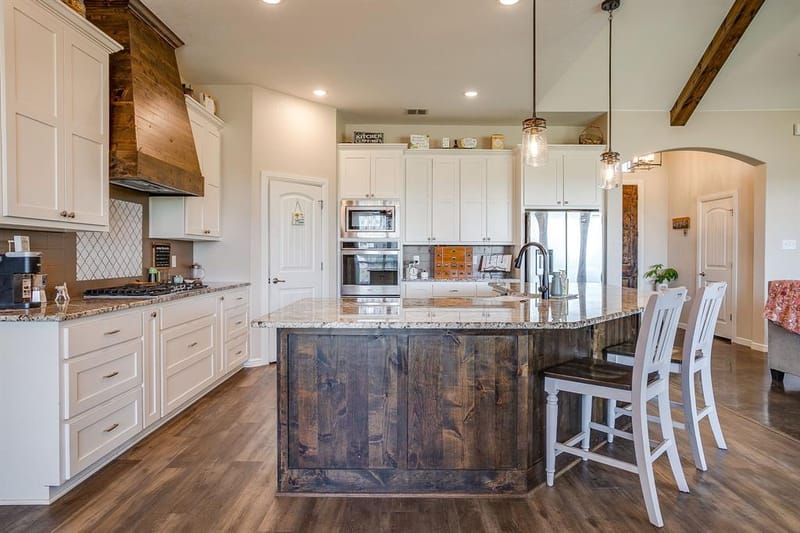 8341 County Road 201a, Grandview TX 76050 - Photo 16