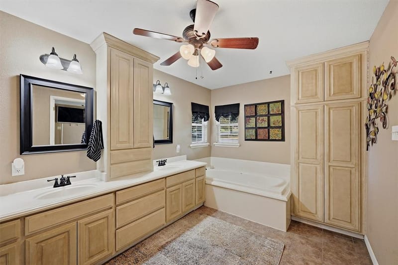 1806 Carriage Estates Road, Sherman TX 75092 - Photo 16