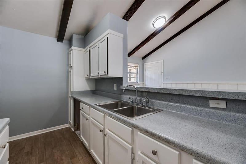 1716 Harris Street, Gainesville TX 76240 - Photo 10