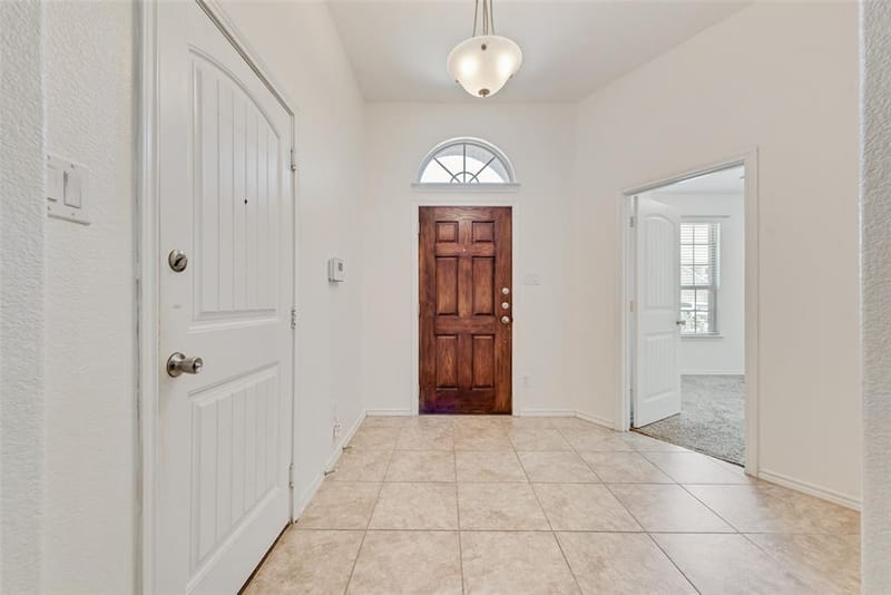 11321 Gold Canyon Drive, Fort Worth TX 76052 - Photo 2