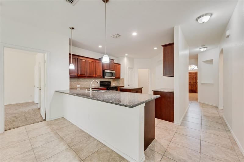 11321 Gold Canyon Drive, Fort Worth TX 76052 - Photo 7