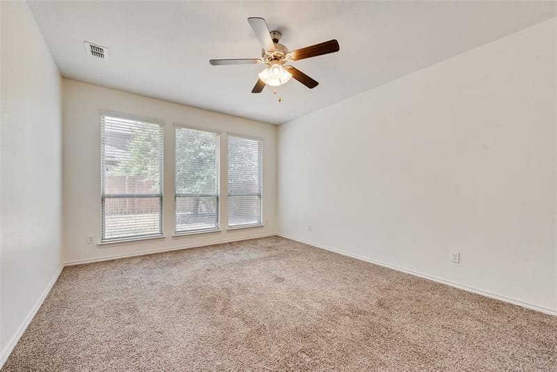 11321 Gold Canyon Drive, Fort Worth TX 76052 - Photo 9