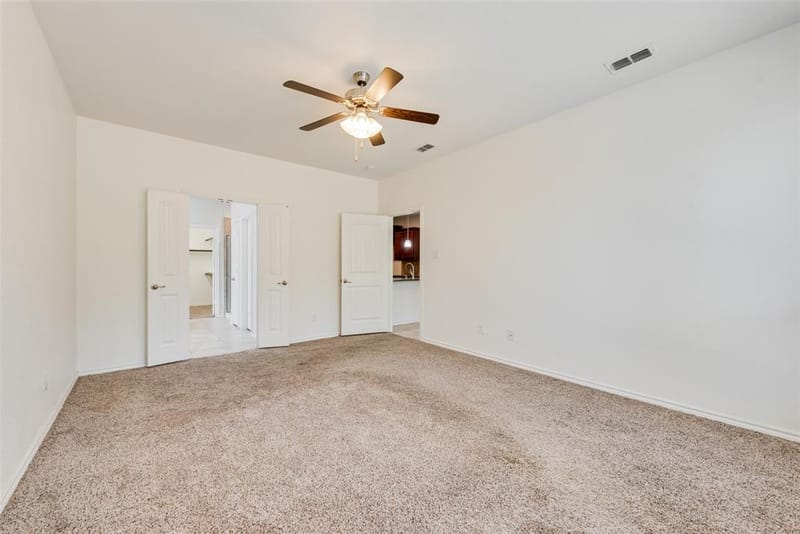 11321 Gold Canyon Drive, Fort Worth TX 76052 - Photo 10