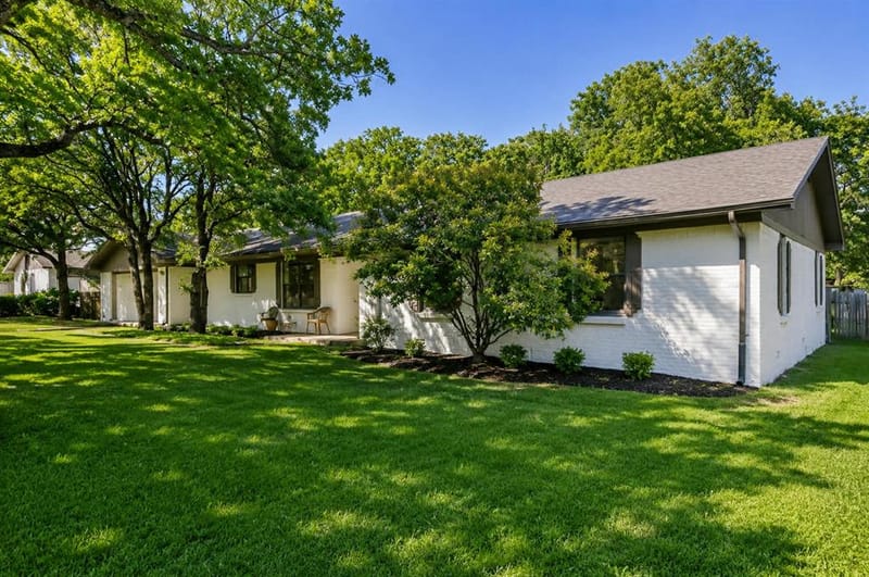 209 Mistletoe Lane, Keene TX 76059 - Photo 36