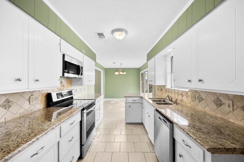 2925 Melmar Park Street, Commerce TX 75428 - Photo 9