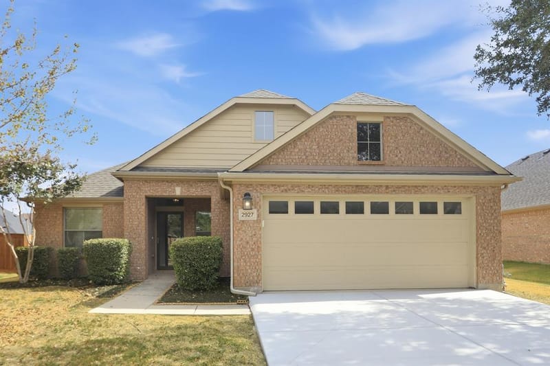 2927 Albares Drive, Grand Prairie TX 75054