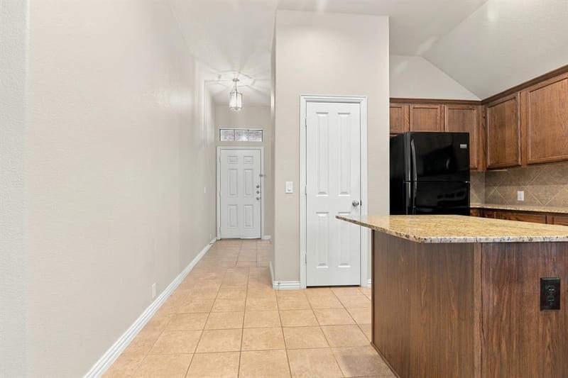 2927 Albares Drive, Grand Prairie TX 75054 - Photo 11