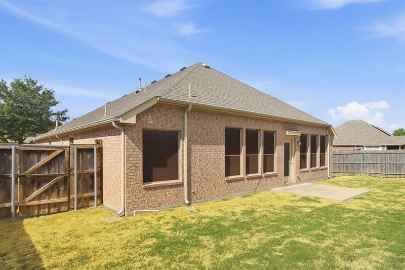 2927 Albares Drive, Grand Prairie TX 75054 - Photo 31