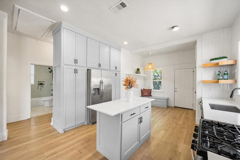 501 S Clinton Avenue, Dallas TX 75208 - Photo 4