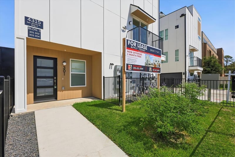 4315 San Jacinto Street # 302, Dallas TX 75204