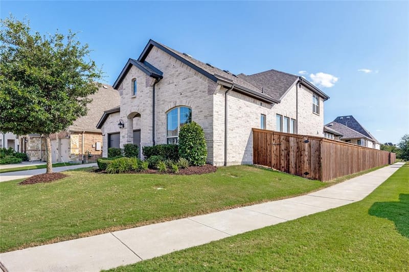 1661 Everitt Trail, Fort Worth TX 76052 - Photo 3