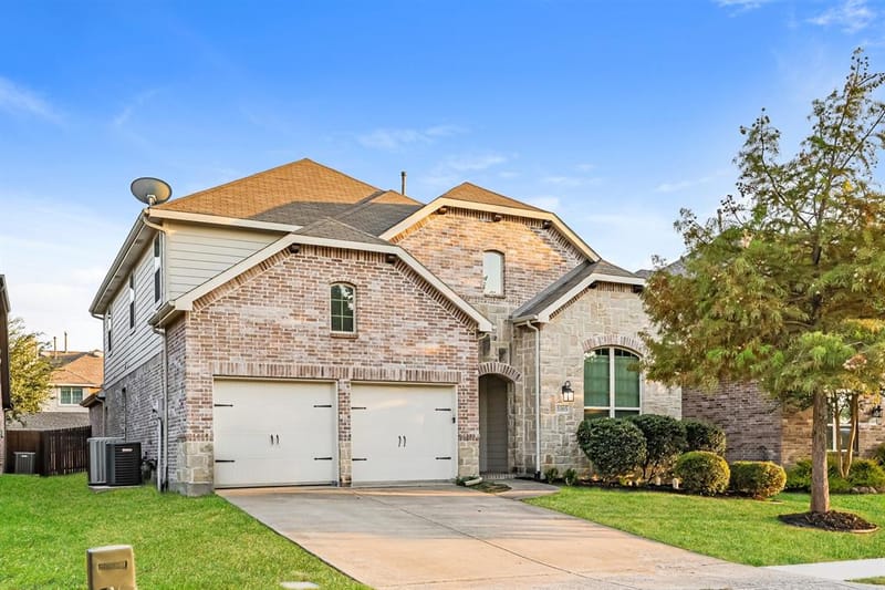 5305 Grove Cove Drive, McKinney TX 75071 - Photo 2