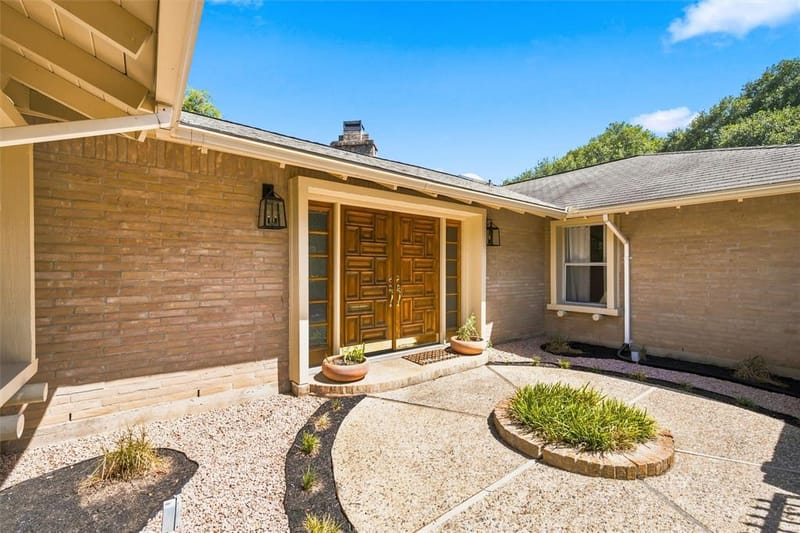 5104 Lake Jackson Drive, Waco TX 76710 - Photo 4