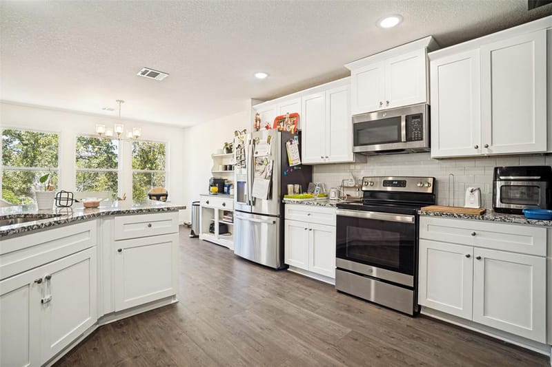 722 Haynie Drive, Runaway Bay TX 76426 - Photo 9